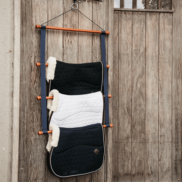 Hovedbilde Kentucky Grooming Deluxe Saddle Pad Holder Luxe