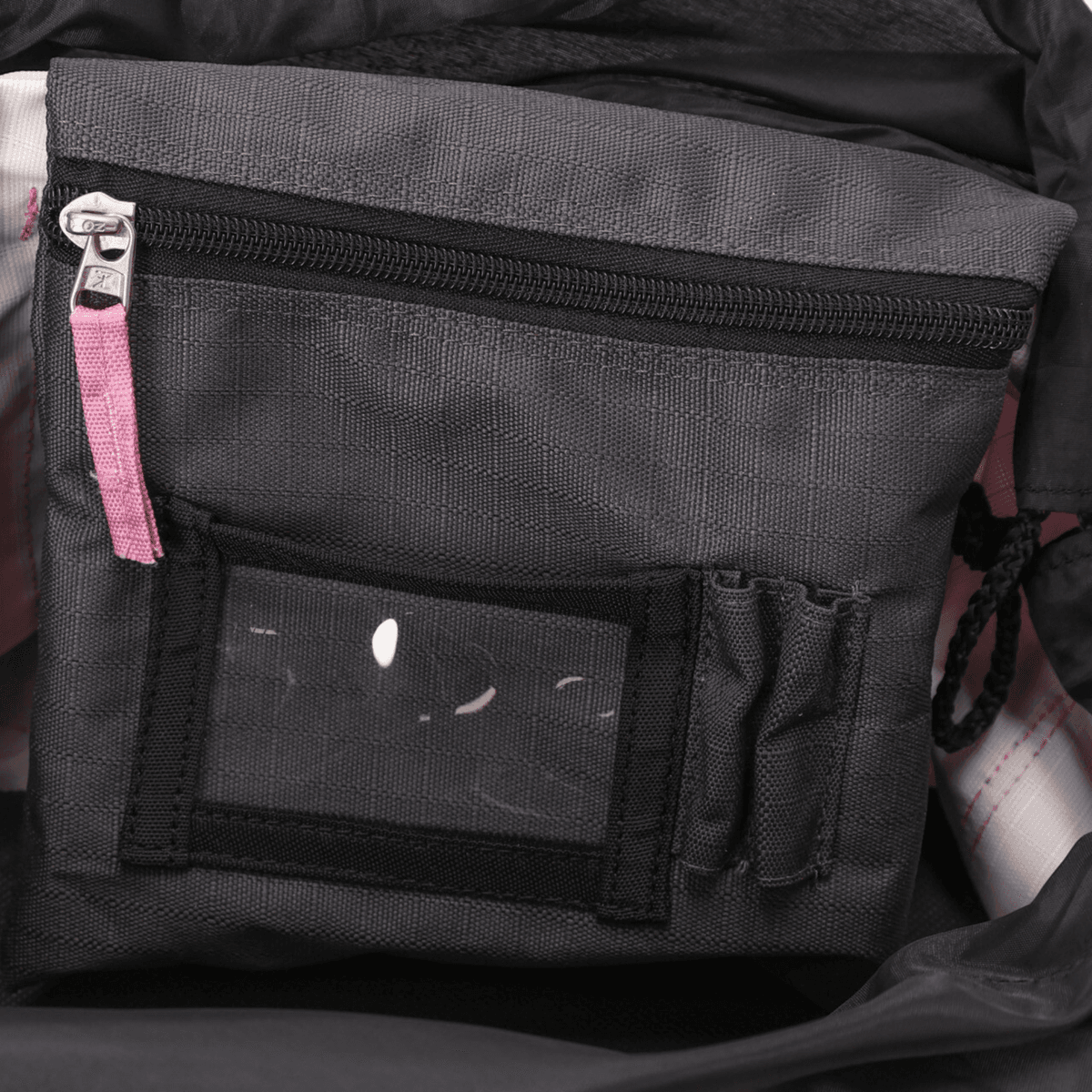 QHP Grooming bag collection