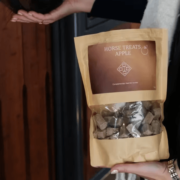 Hovedbilde Grooming Deluxe Horse Treats 1kg - Apple
